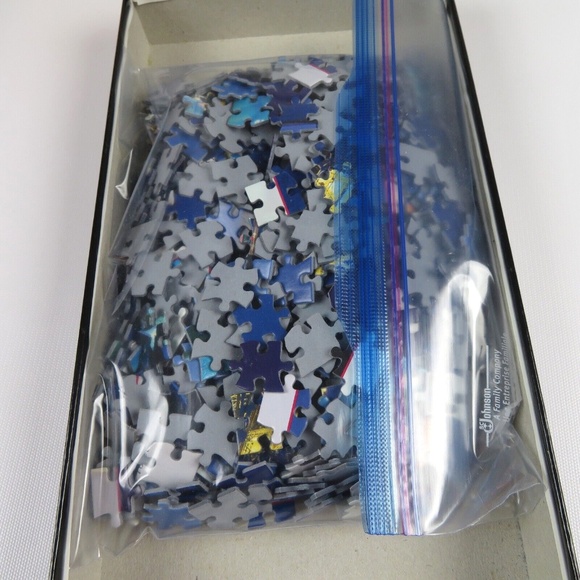 Eiffel Tower Glow In The Dark Panoramic 750 pc puzzle by Buffalo Games - Picture 3 of 4